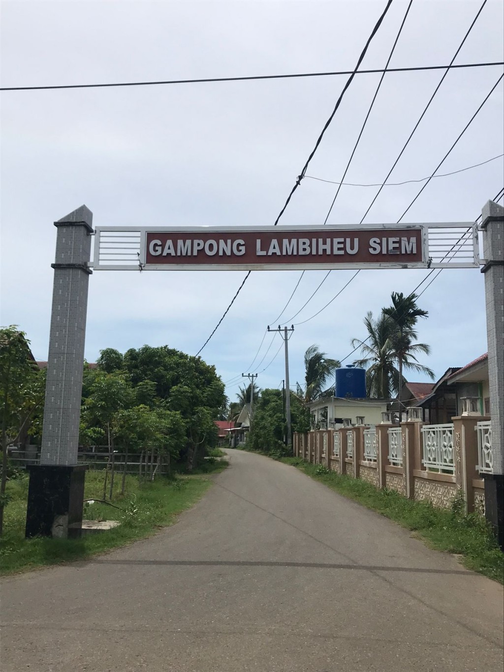 GAPURA/SELAMAT DATANG DESA LAMBIHEU SIEM